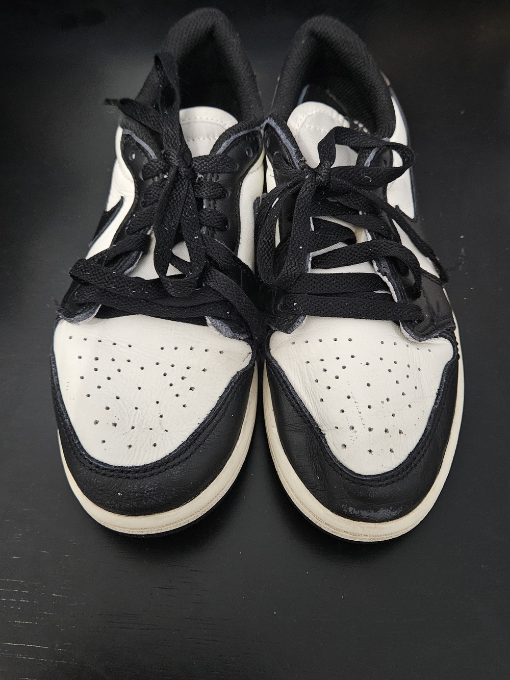Nike Black and White Sneakers with Branded Tongue Label Size 2Y